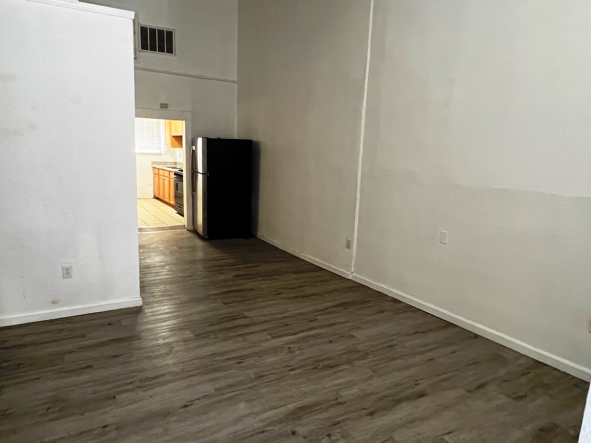 living room - 2869 38th Ave