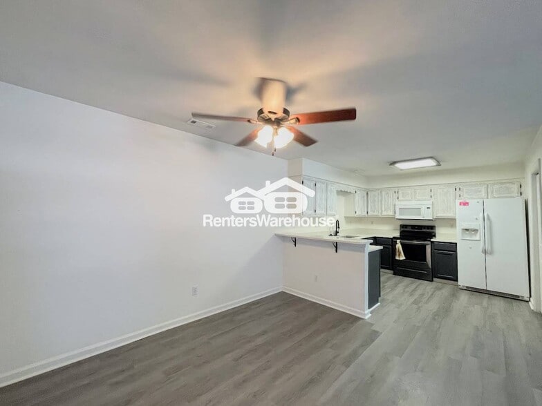 Building Photo - 2801 Leeds Ct