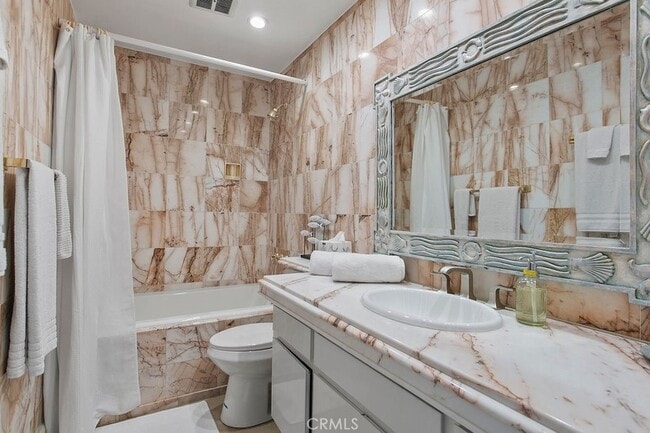 Building Photo - 33925 Faeroe Bay