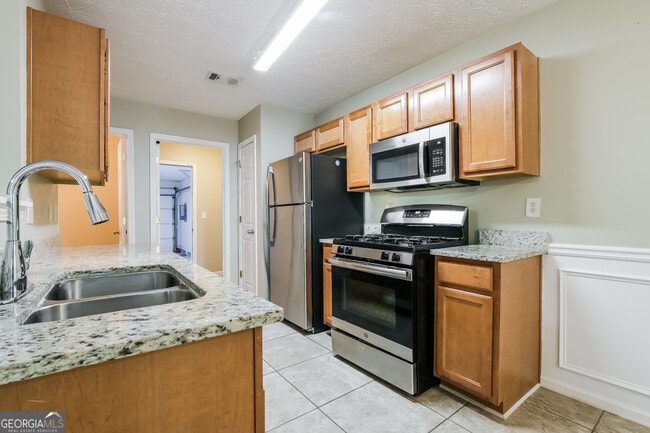 Building Photo - 534 Shadow Valley Ct