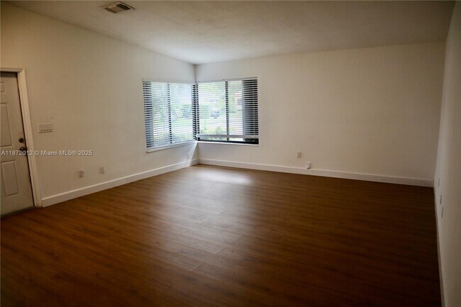 Building Photo - 9730 SW 148th Ave
