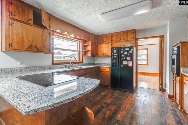 Building Photo - 120 McRae St