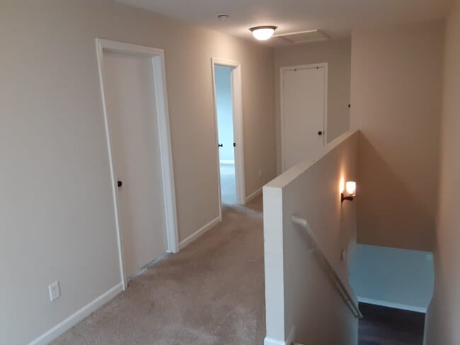 Building Photo - 315 Counter Point Dr
