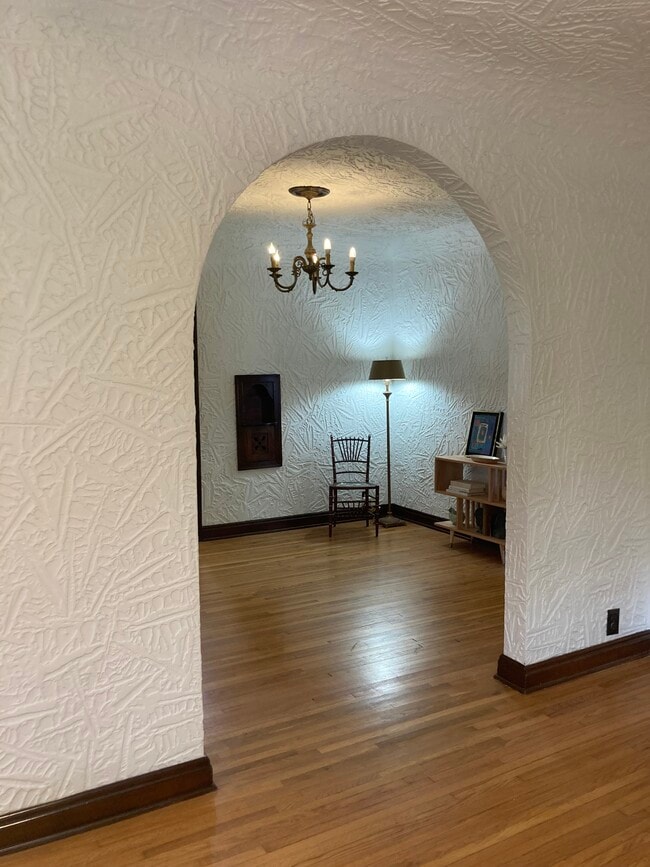 Building Photo - 204 Montclair Ave
