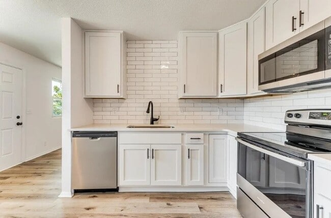 Building Photo - 2920 W Hadden St