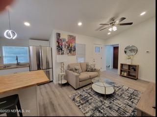 Building Photo - 204 Williams St