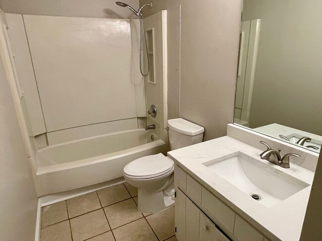 Building Photo - Beautifully Remodeled 3-Bedroom, 2-Bath Ho...