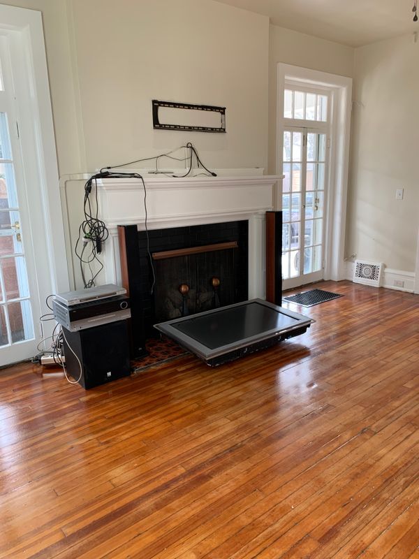 Building Photo - 517 Seneca St