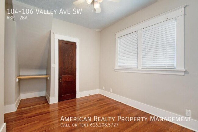 Building Photo - 104-106 Valley Ave SW-