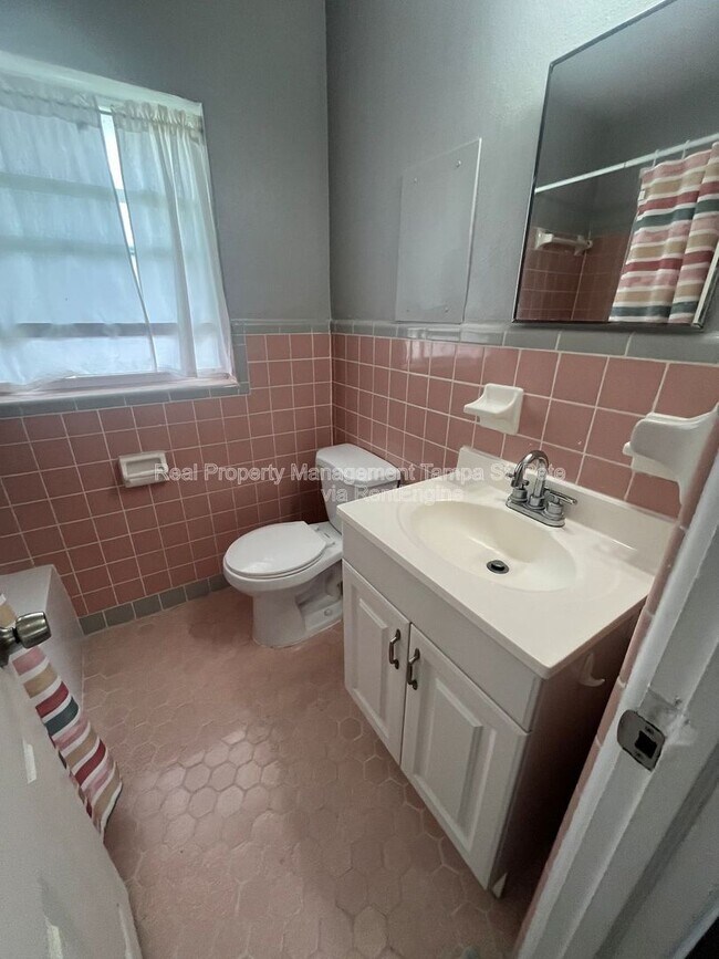 Building Photo - 6900 Miami Dr