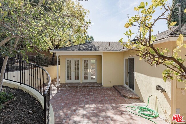 Building Photo - 2610 Griffith Park Blvd