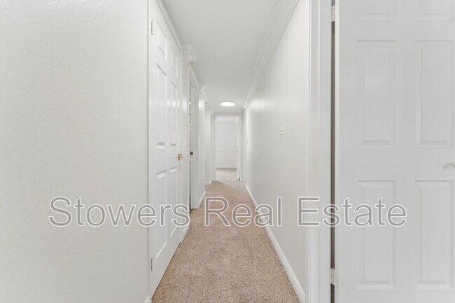 Building Photo - 2406 Talavera Dr
