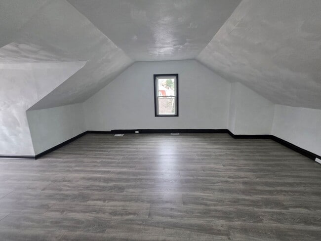 Building Photo - Updated 1 bedroom 1 bath for rent in Arlington!