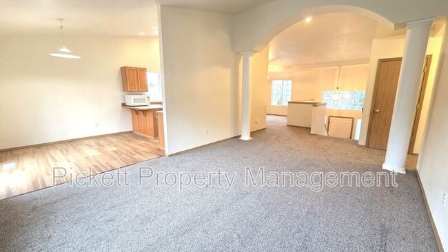 Building Photo - 2122 Tidepool Pl E