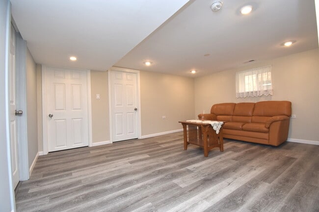 Building Photo - 3855 N Nora Ave