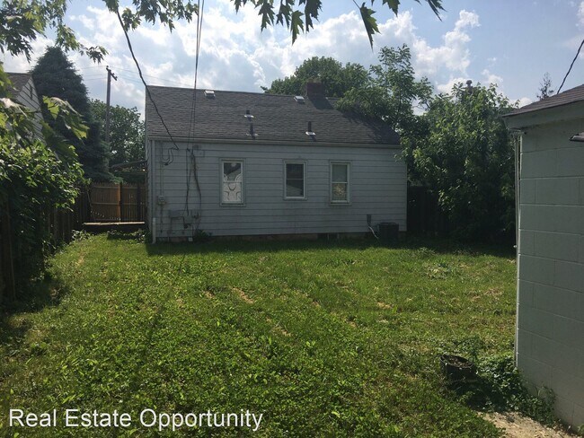 Building Photo - 2 br, 1 bath House - 664 Whitethorne Ave