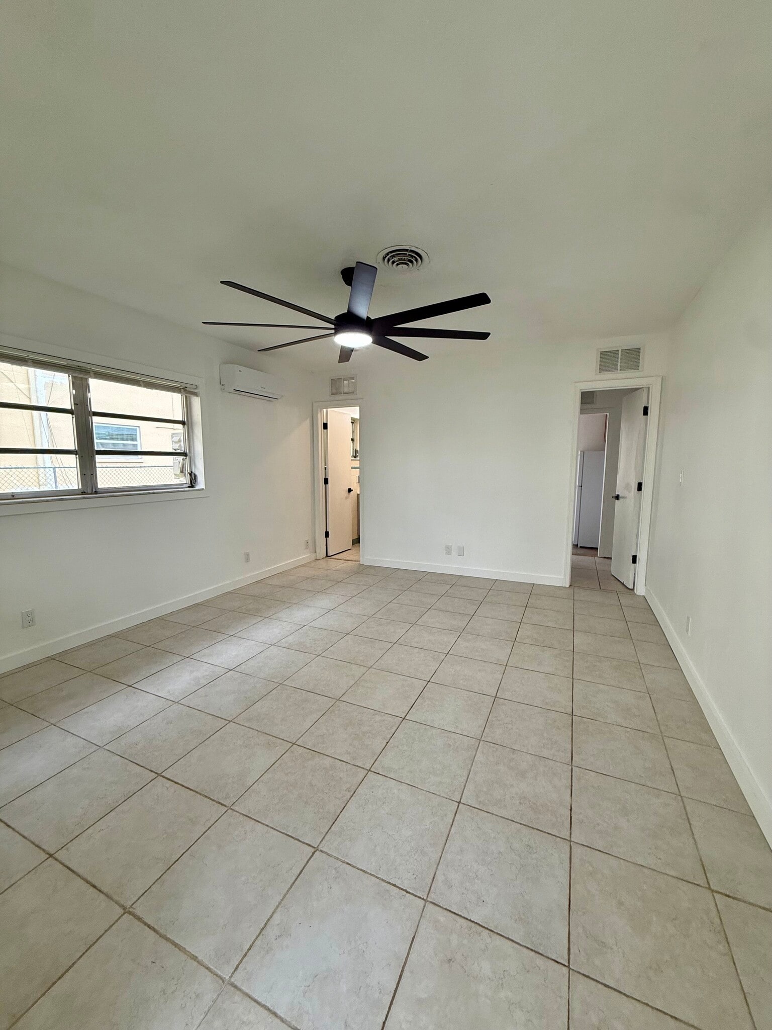 Building Photo - 337 SE 12th Ave