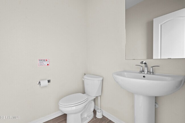 Building Photo - 12265 Desert Pine Ave