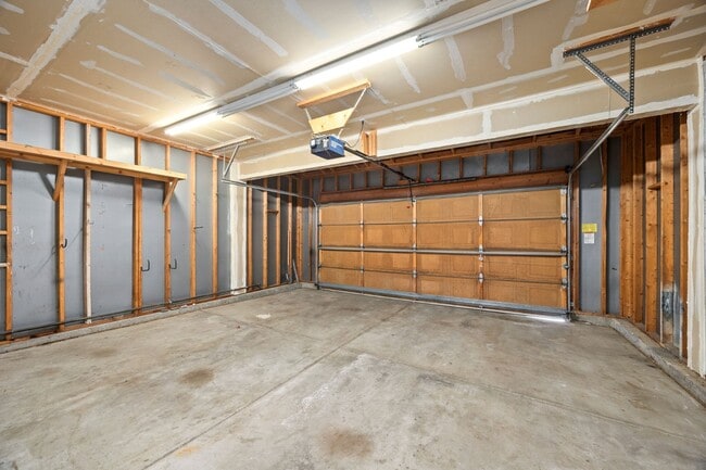 Building Photo - "COMING SOON" Spacious & Inviting Highland...