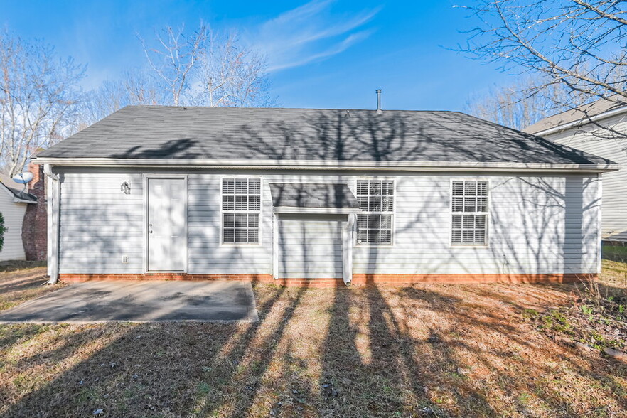 Building Photo - 2431 Fabyan Ln
