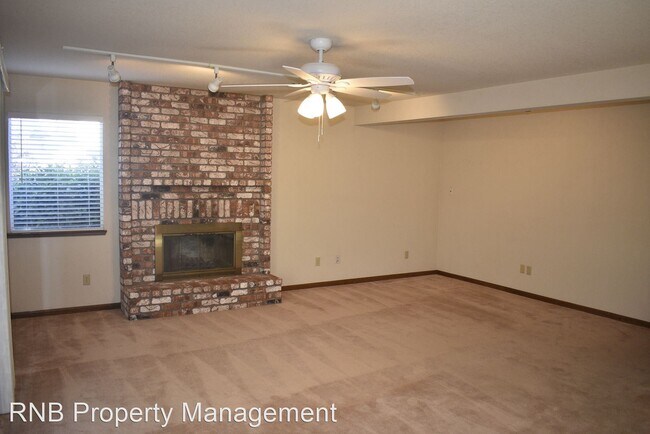 Building Photo - 3 br, 3 bath House - 5616 Bluffs Drive