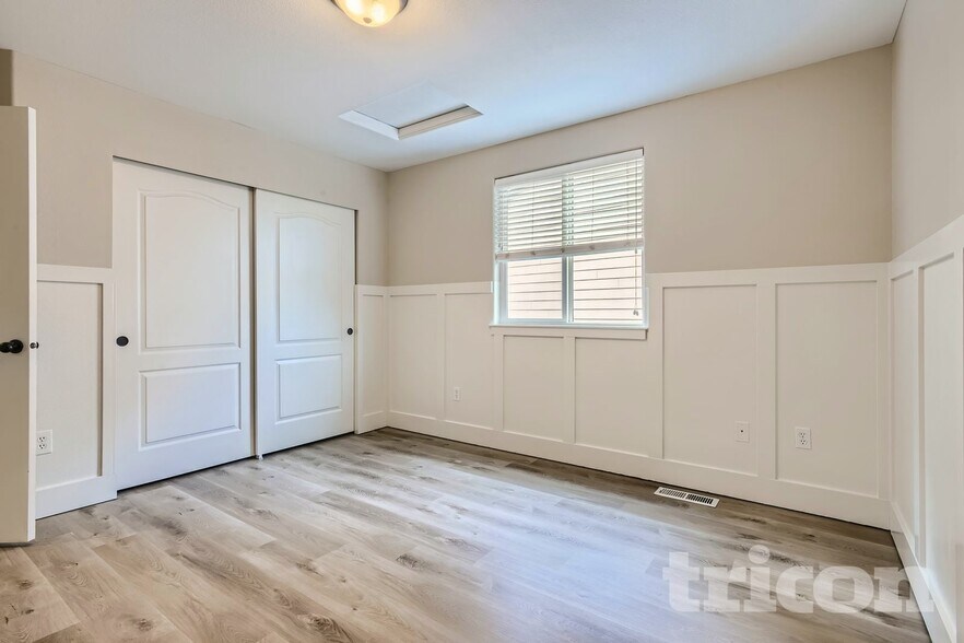 Building Photo - 11805 1st Pl SE