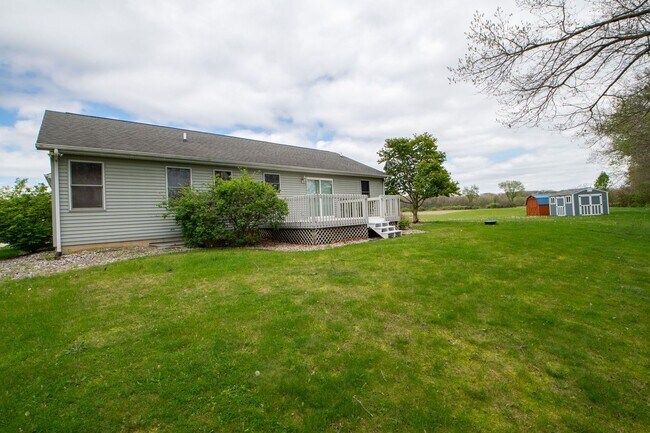 Building Photo - 4 Bedroom home in Granger, IN!