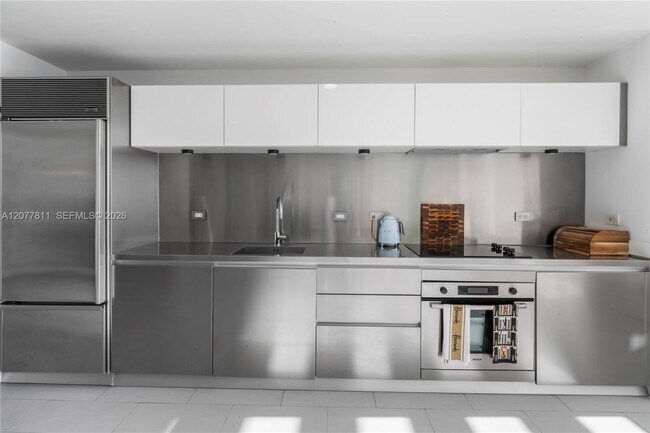 Building Photo - 1040 Biscayne Blvd