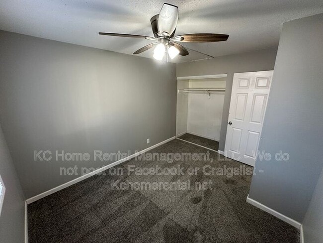 Building Photo - 10906 W 95th St