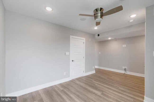 Building Photo - 419 W Cumberland St