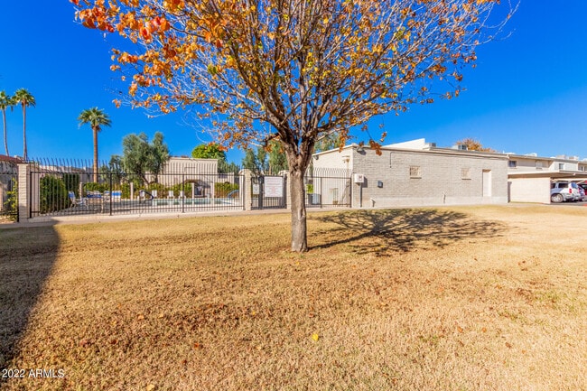 Building Photo - 6937 E Osborn Rd
