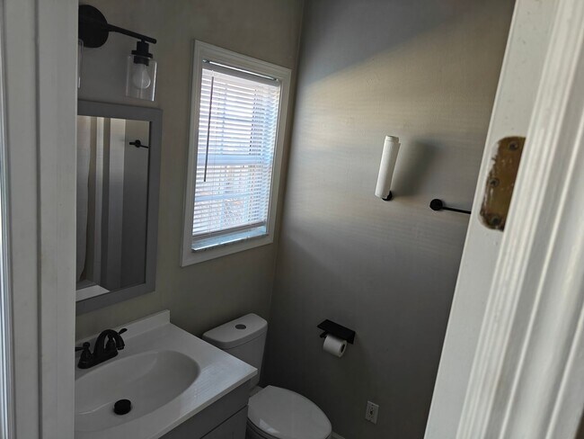 Building Photo - 3840 Goforth Dr