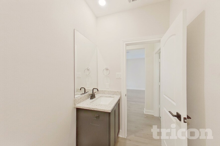 Building Photo - 1105 Butler Ave