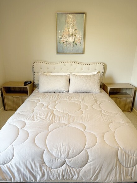 GUEST BEDROOM - 108 Textile Ct