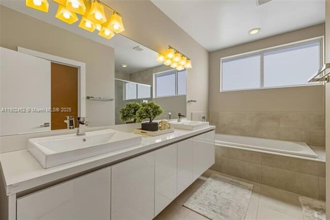 Building Photo - 10359 NW 67th Terrace