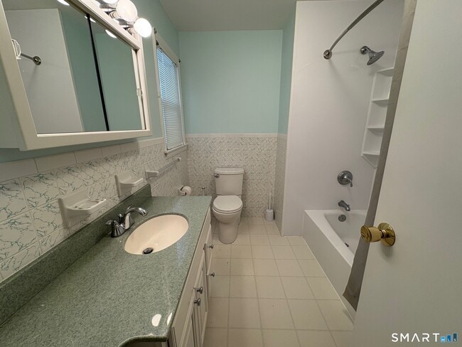 Building Photo - 967 Derby-Milford Rd