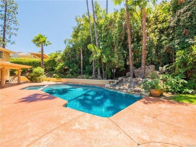 Building Photo - 16545 Park Ln Cir