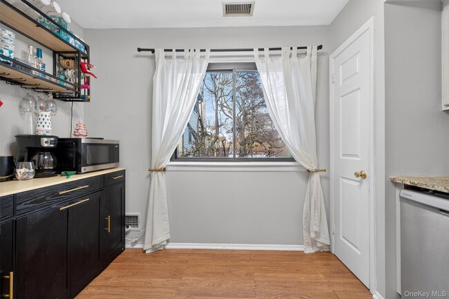 Building Photo - 36 Sycamore Ct