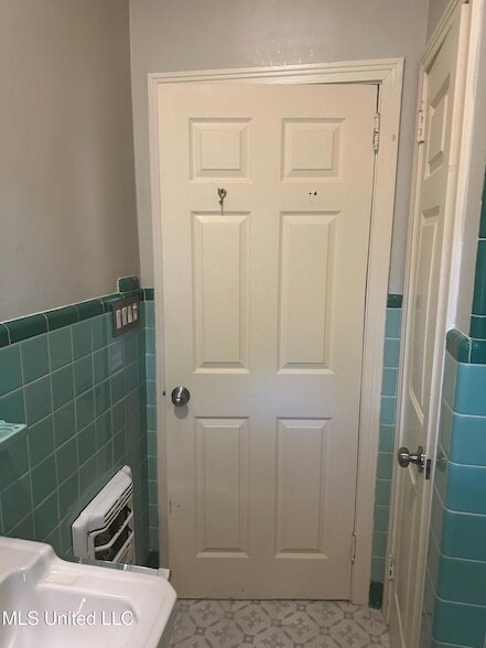 Building Photo - 3564 Cowan Pl