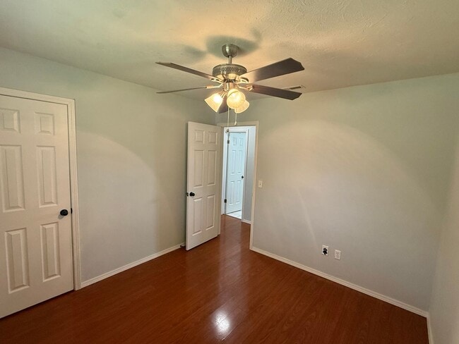 Building Photo - Cute 3 bed, 1 Bath in Central Edmond