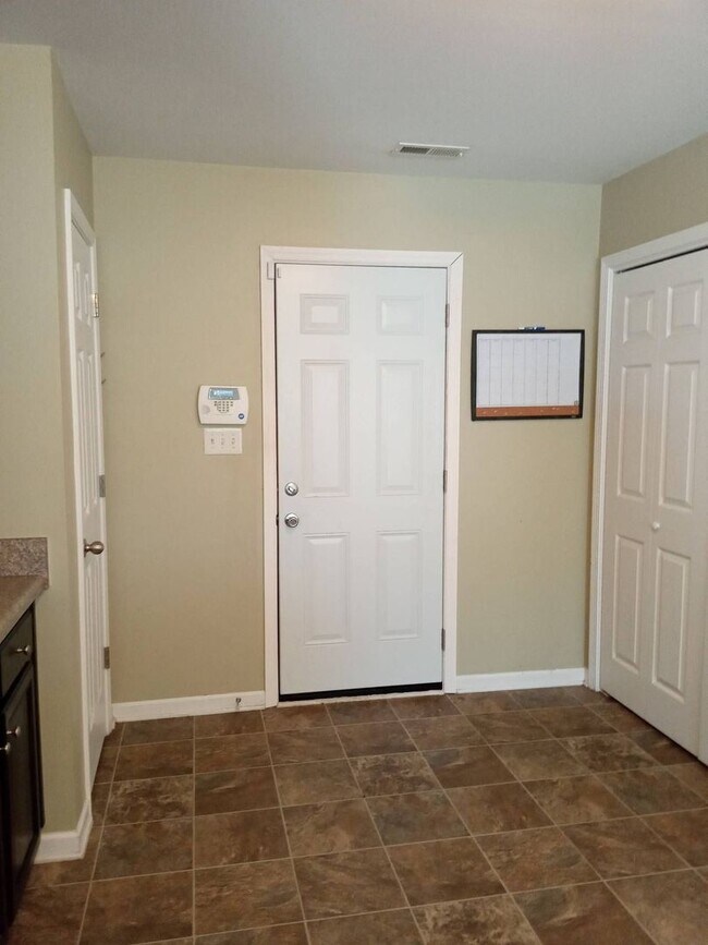 Building Photo - Gorgeous 4 Bedroom Home in Brookshire!