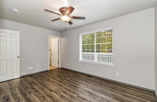 Building Photo - 2132 87th Ave SE