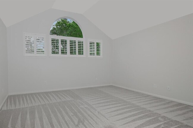 Building Photo - 14 Heaven Tree Pl