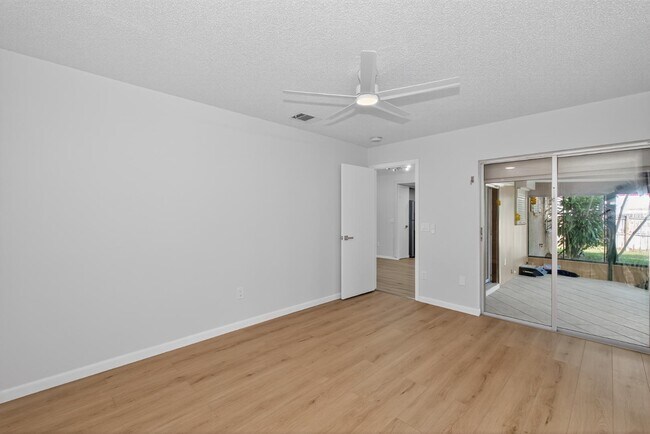 Building Photo - 12829 SW 38th Cir