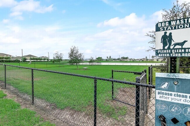 Building Photo - 1313 Trailwater St