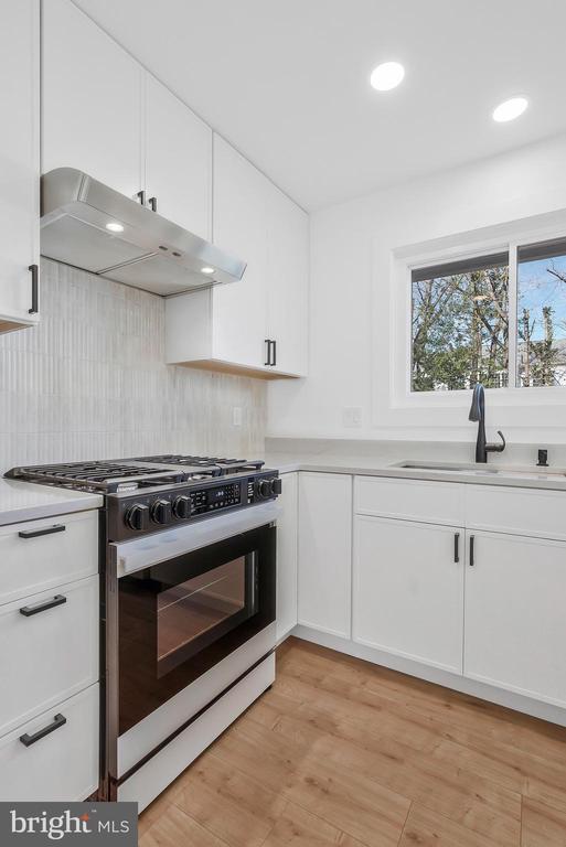 Building Photo - 6810 Weaver Ave