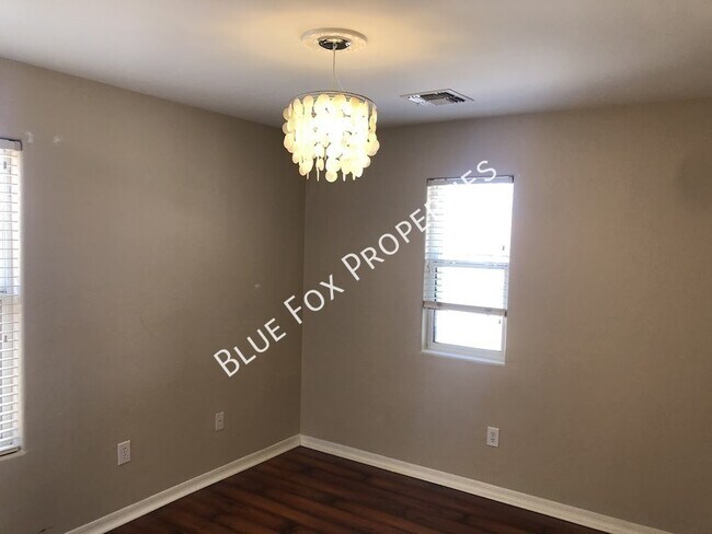 Building Photo - 4810 E Orchard Grass Dr