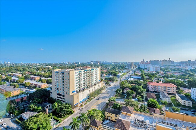 Building Photo - 888 Douglas Rd