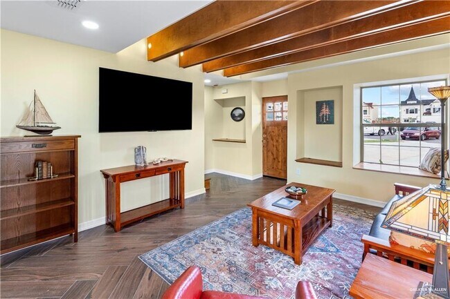 Building Photo - 1408 Karen Dr