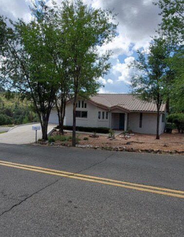 Primary Photo - 4733 E Robin Dr